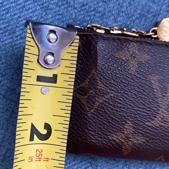 Louis Vuitton Monogram Key Pouch - Picture 6 of 16